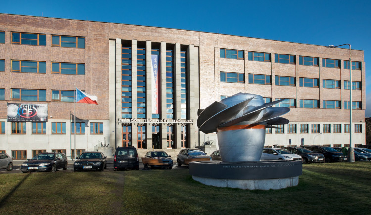 Národní technické muzeum je možné navštívit alespoň na dálku