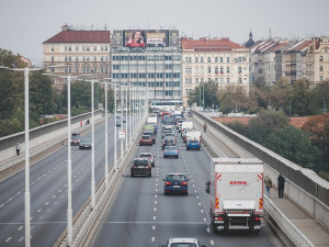 Praha zpřísní vjezd nákladních aut. Centrum bude od července 2022 zcela bez neekologických nákladních aut