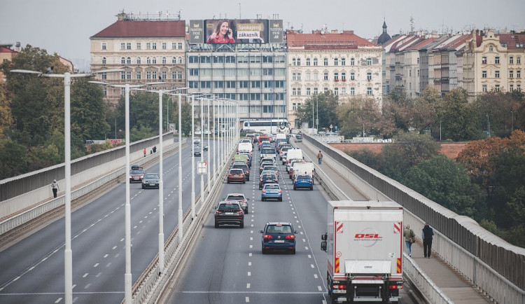 Praha zpřísní vjezd nákladních automobilů do města