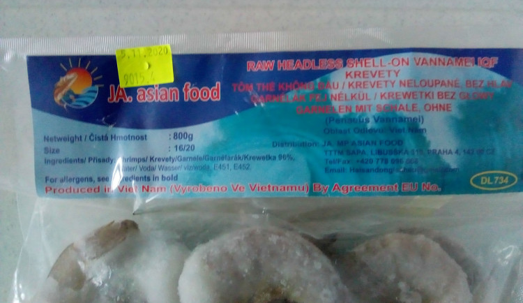 Krevety z pražské tržnice mohou způsobit průjem, zvracení a teplotu, varují odborníci