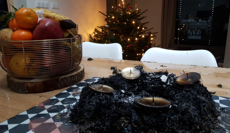 Požár od adventního věnce mohou způsobit děti i zvířata, varují před nadcházejícím adventem hasiči
