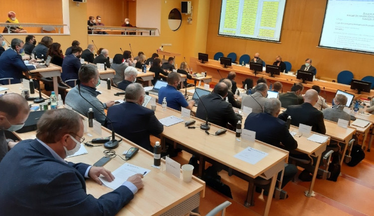 Zastupitelé kraje se opět nedohodli, Karlovarský kraj je stále bez nové vlády