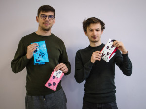 Hit letošních Vánoc mají na svědomí dva studenti. Vyrábějí ponožky s fotkami mazlíčků