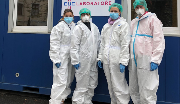 Druhé odběrové místo na koronavirus otevřeli v Praze 11. Nachází se u Polikliniky Šustova