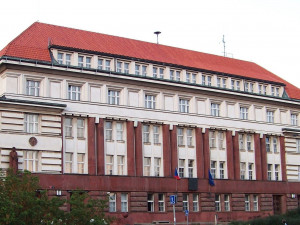 Soudce pražského vrchního soudu je obviněný z korupce
