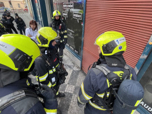FOTO, VIDEO: Požár elektra v Praze způsobil škodu za několik milionů korun