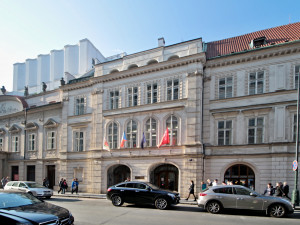 „Boj o Lidový dům“ se odehrál v Praze přesně před sto lety. V domě sídlí sociální demokracie již od roku 1907