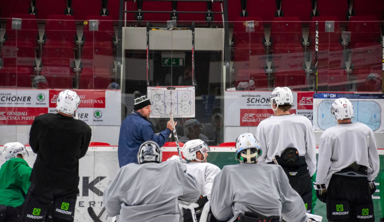 Hokejisté Energie stráví víkend na domácím ledě