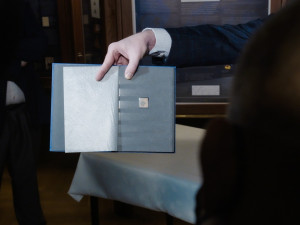 FOTO: V Národním muzeu jsou vystaveny unikátní známky za čtvrt miliardy korun