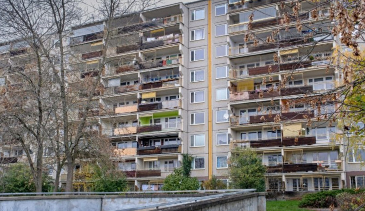 Po loňském požáru se znovu otevře dům s pečovatelskou službou na Černém Mostě