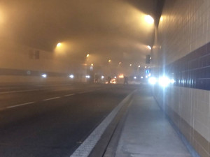 FOTO, VIDEO: Dvě jednotky hasičů dnes zlikvidovaly požár v tunelu Blanka
