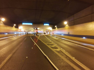 FOTO, VIDEO: Dvě jednotky hasičů dnes zlikvidovaly požár v tunelu Blanka