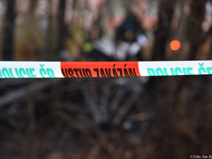 FOTO: Hasiči objevili při dnešním požáru v Praze torzo lidského těla