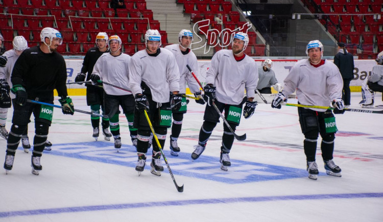 Hokejisty Energie dnes vyzve lídr extraligové tabulky