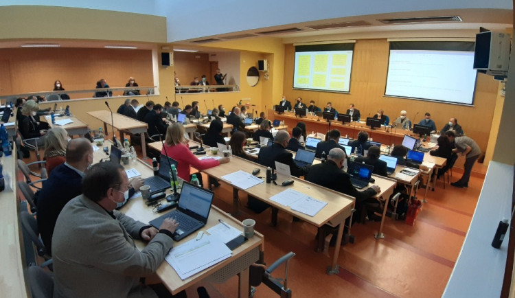 Karlovarský kraj zahájí příští rok v rozpočtovém provizoriu