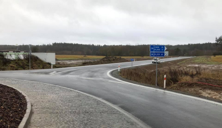 Dnes odpoledne byl otevřen silniční obchvat Mariánských Lázní