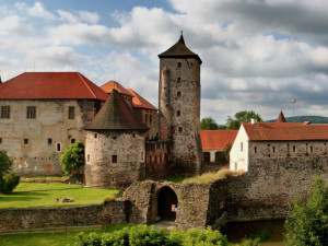 Víte, kde se natáčely legendární Tři oříšky pro Popelku?