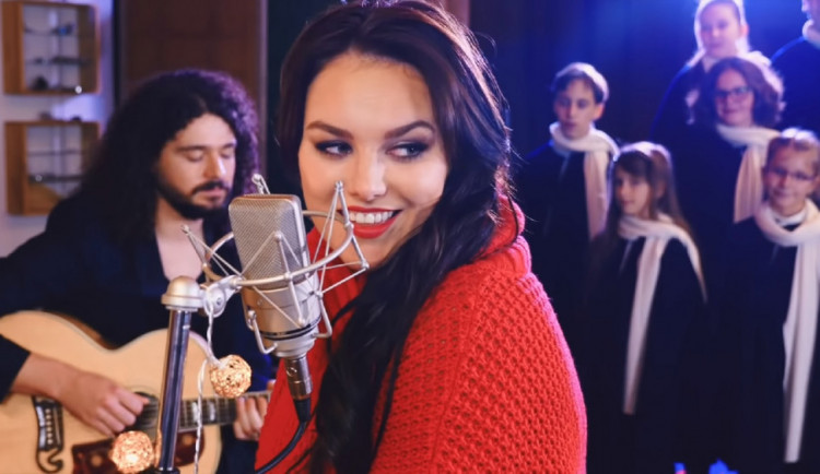 size4-15771000736407-2-size4-1576575149561-60-ewa-farna