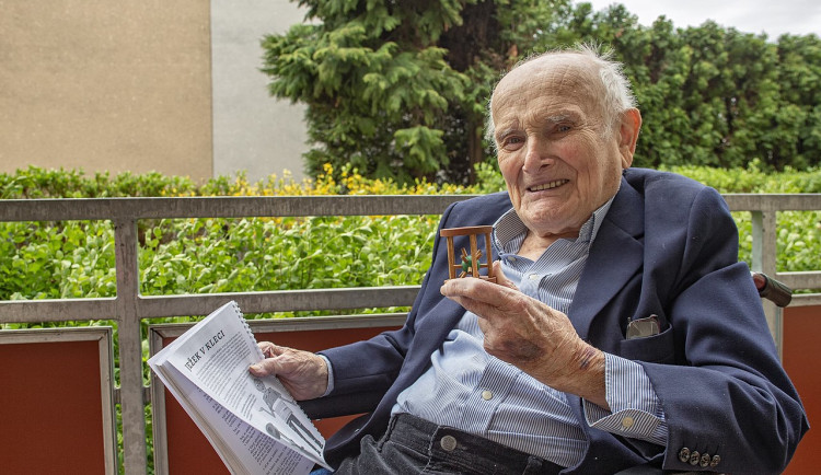 Zemřel Jindra Hojer, předobraz postavy z Rychlých šípů