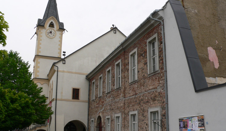 Na Starém náměstí vyroste moderní bytový komplex, vyřeší se i problém s opuštěným domem