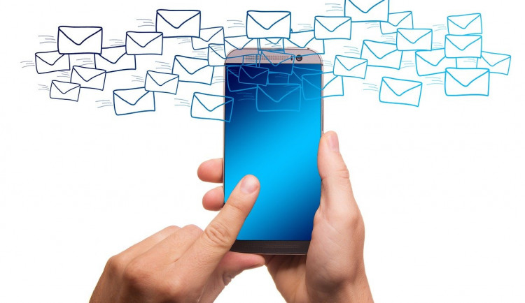 Hybridní pošta se v Ostrově osvědčila, město ji bude využívat i nadále a na více pracovištích