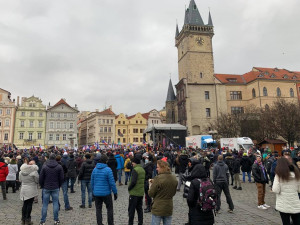 FOTO: V centru Prahy demonstrovaly tři tisíce lidí proti vládním opatřením