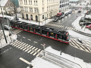 Meteorologové varují před náledím. Sněžit by mělo celý den