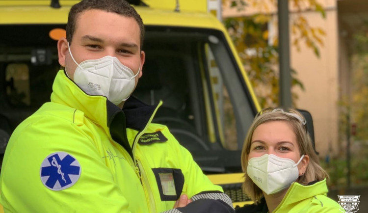 Pražská záchranná služba nyní nemá kvůli epidemii více výjezdů. Za den jich má asi 350