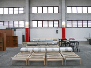 Praha otevřela nábytkovou banku. Je určena pro sociálně potřebné