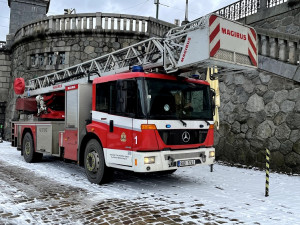 FOTO, VIDEO: Na Vltavě hořelo v podpalubí jednoho z parníku. Požár se podařilo rychle uhasit