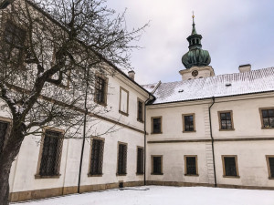 Břevnovský klášter je nejstarší mužský klášter na našem území a také nejstarší místo, kde se vařilo pivo