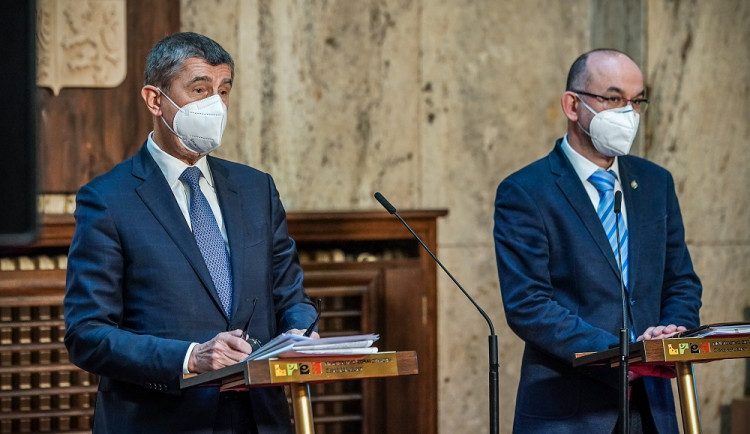 Zítra se otevřou papírnictví a obchody s dětským zbožím. Vláda bude žádat o prodloužení nouzového stavu