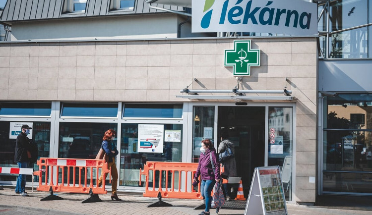 Rekordní zájem o respirátory. Lidé reagovali na slova Andreje Babiše