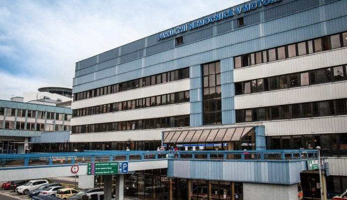 Objevila se poplašná zpráva ohledně zhoršení zdravotního stavu lékařů po očkování v Motole. Nemocnice podává trestní oznámení