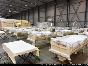 Polní nemocnici v Letňanech, která nebyla nikdy využita, čeká zbourání