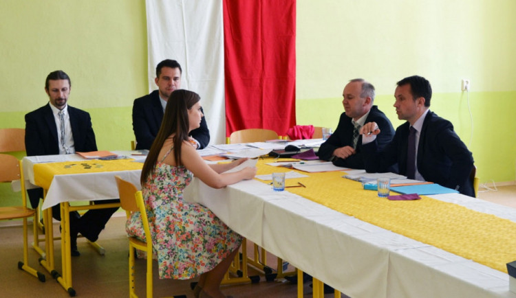 Maturanti se nemusejí bát slohových prací, dostanou více času i na testy