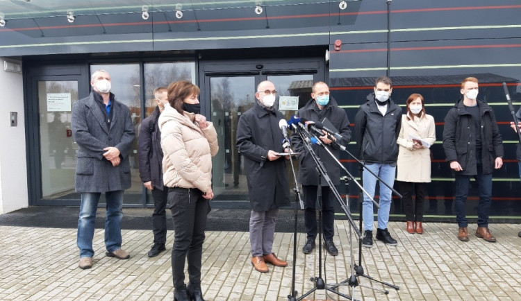 Návštěvu ministra Blatného v Chebu vnímají politici většinou kriticky