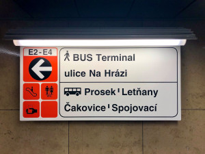 FOTO: Metro Palmovka se dočkalo nové navigace pro cestující