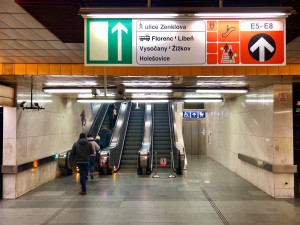 FOTO: Metro Palmovka se dočkalo nové navigace pro cestující