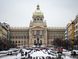 Sněhová peřina přikryla Prahu. Podívejte se na zasněžené hlavní město