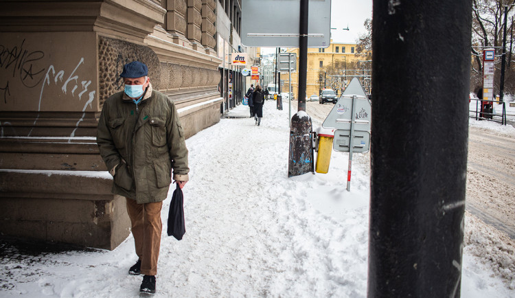 Sněhová peřina přikryla Prahu. Podívejte se na zasněžené hlavní město