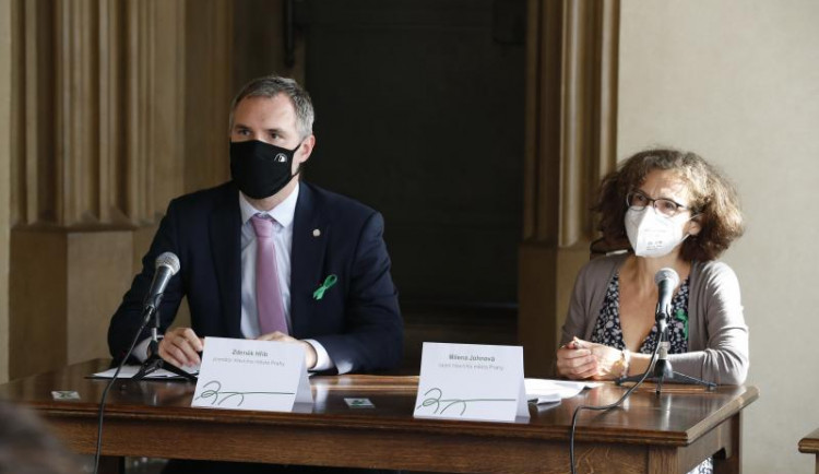 Krizový štáb Prahy doporučil vyhlásit primátoru Hřibovi stav nebezpečí a rozhodl o nákupu antigenních testů pro školy