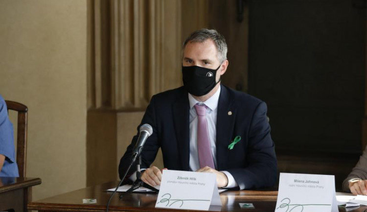 Primátor Hřib byl proti žádosti hejtmanů ohledně nouzového stavu. Nakonec ji podpořil