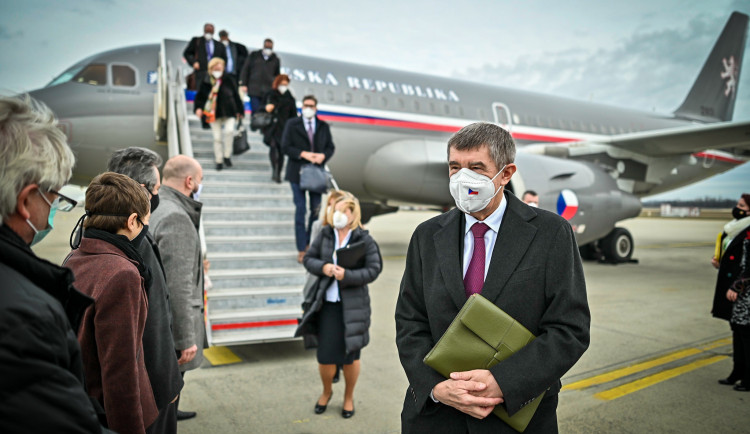 Zkušební testování žáků na koronavirus by se podle Babiše mělo konat ve čtvrtek