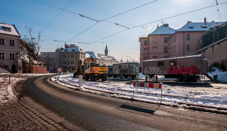 Trať mezi Chotkovými sady a Malostranskou právě prochází náročnou rekonstrukcí. Proč se opravuje častěji než jiné?