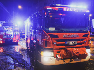 Požár zahradního altánu v Praze 10 se podařilo rychle uhasit