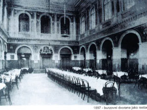 Budovu Burzy v areálu Pražské tržnice v Holešovicích čeká rekonstrukce. Bude opět sloužit jako restaurace