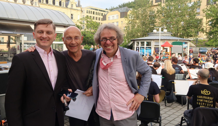 Radní chtějí odvolat dva ředitele, zaměstnanci i veřejnost se bouří