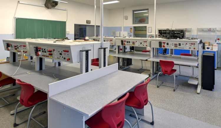 Budoucí elektrikáři získají nejdříve výuční list a poté maturitu