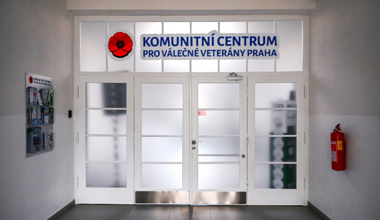 V Praze se otevřelo nové komunitní centrum pro válečné veterány. Kvůli koronaviru funguje zatím on-line